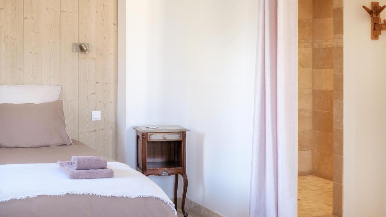 L'Ostal - Bed & Breakfast - Chambres Et Suites De 25 A 40M2 - Spa Saint-Hilaire-dʼOzilhan Екстериор снимка