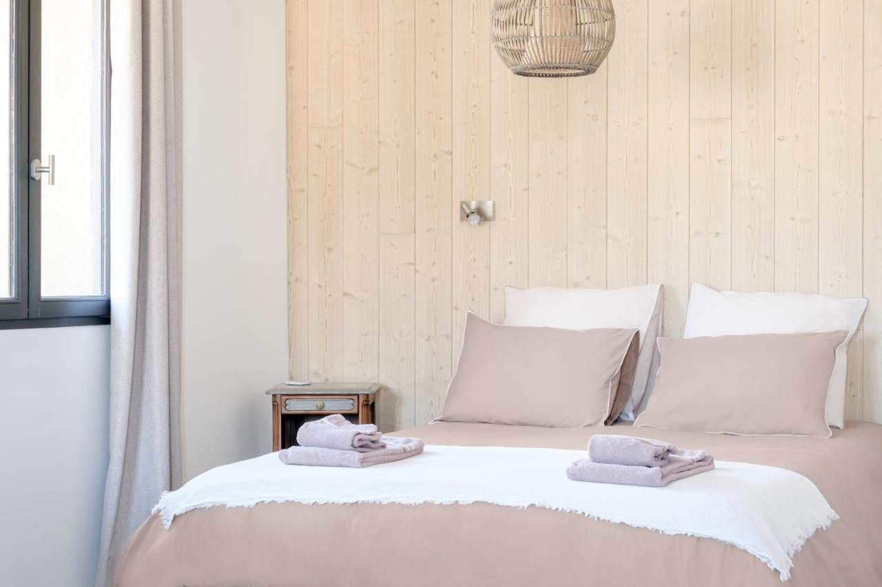 L'Ostal - Bed & Breakfast - Chambres Et Suites De 25 A 40M2 - Spa Saint-Hilaire-dʼOzilhan Екстериор снимка