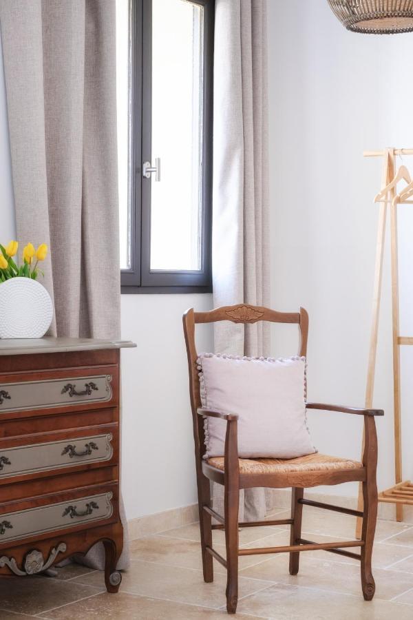 L'Ostal - Bed & Breakfast - Chambres Et Suites De 25 A 40M2 - Spa Saint-Hilaire-dʼOzilhan Екстериор снимка
