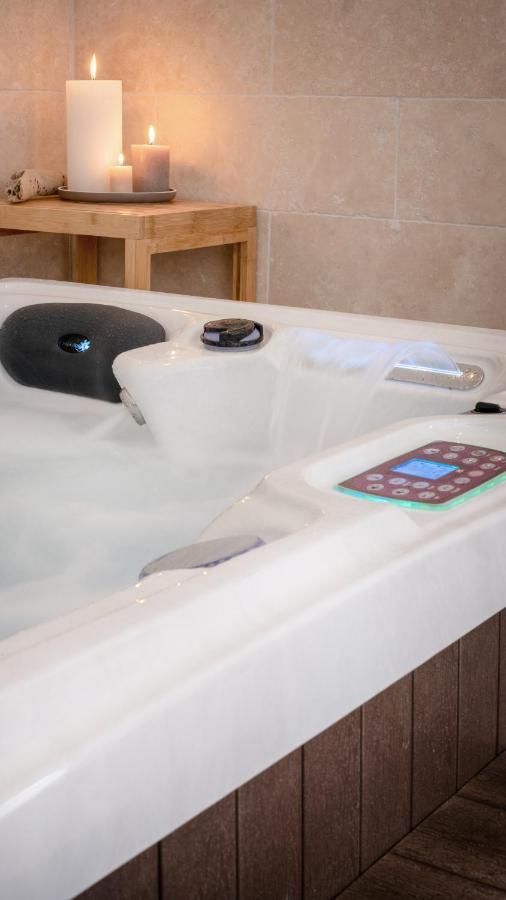 L'Ostal - Bed & Breakfast - Chambres Et Suites De 25 A 40M2 - Spa Saint-Hilaire-dʼOzilhan Екстериор снимка