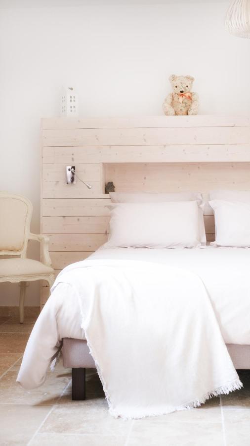 L'Ostal - Bed & Breakfast - Chambres Et Suites De 25 A 40M2 - Spa Saint-Hilaire-dʼOzilhan Екстериор снимка